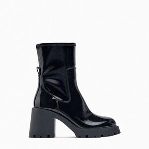 Zara Lugg sole Heeled Boots Size 7.5